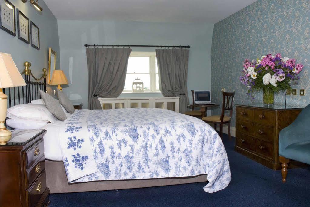 The Listowel Arms Hotel Room photo